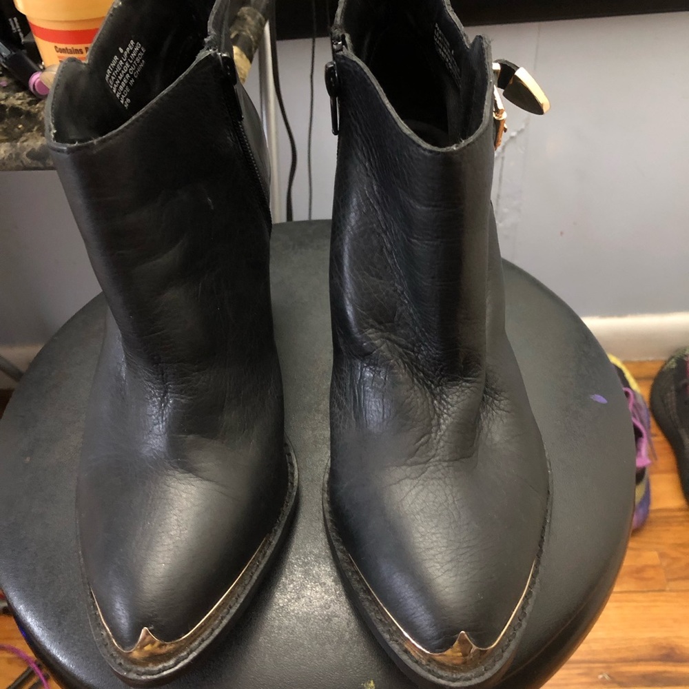 Leather Steve Madden wedge shoe boots
